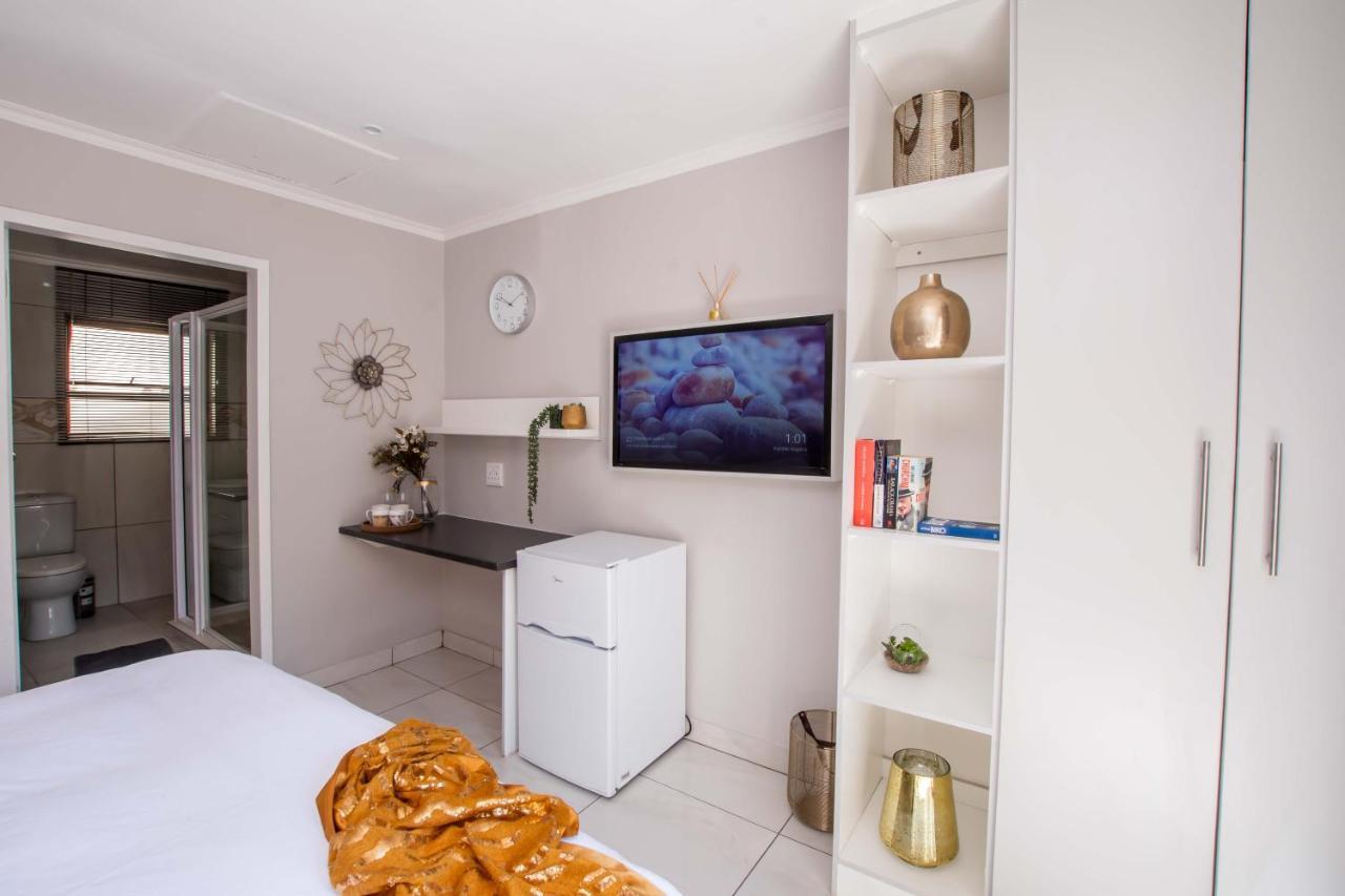 Prestigious Apartments Сэндтон Экстерьер фото