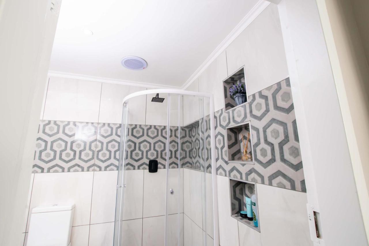 Prestigious Apartments Сэндтон Экстерьер фото