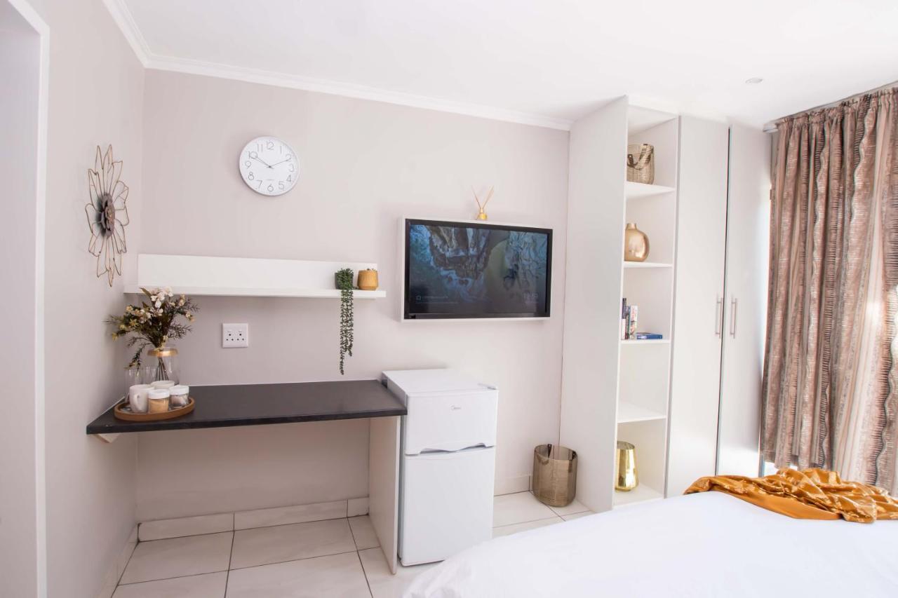 Prestigious Apartments Сэндтон Экстерьер фото