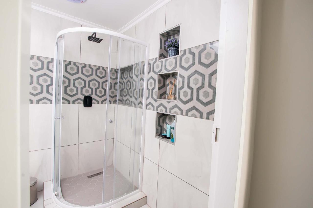 Prestigious Apartments Сэндтон Экстерьер фото