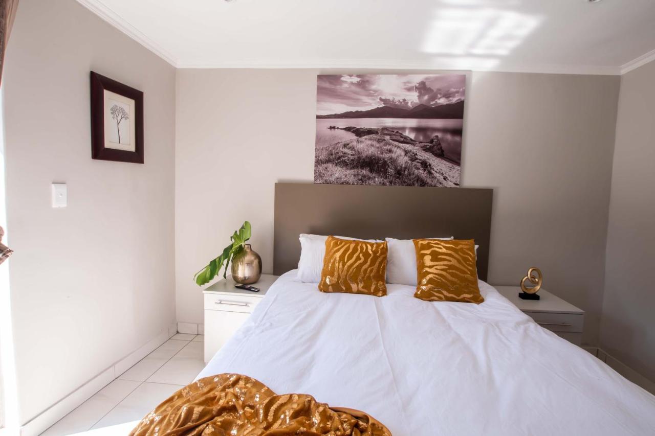 Prestigious Apartments Сэндтон Экстерьер фото