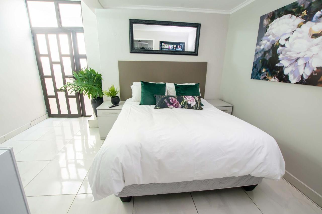 Prestigious Apartments Сэндтон Экстерьер фото