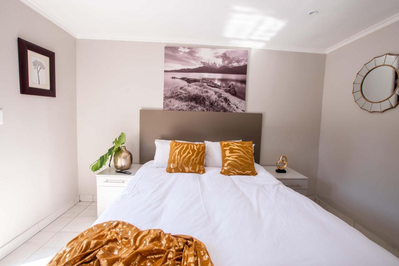 Prestigious Apartments Сэндтон Экстерьер фото