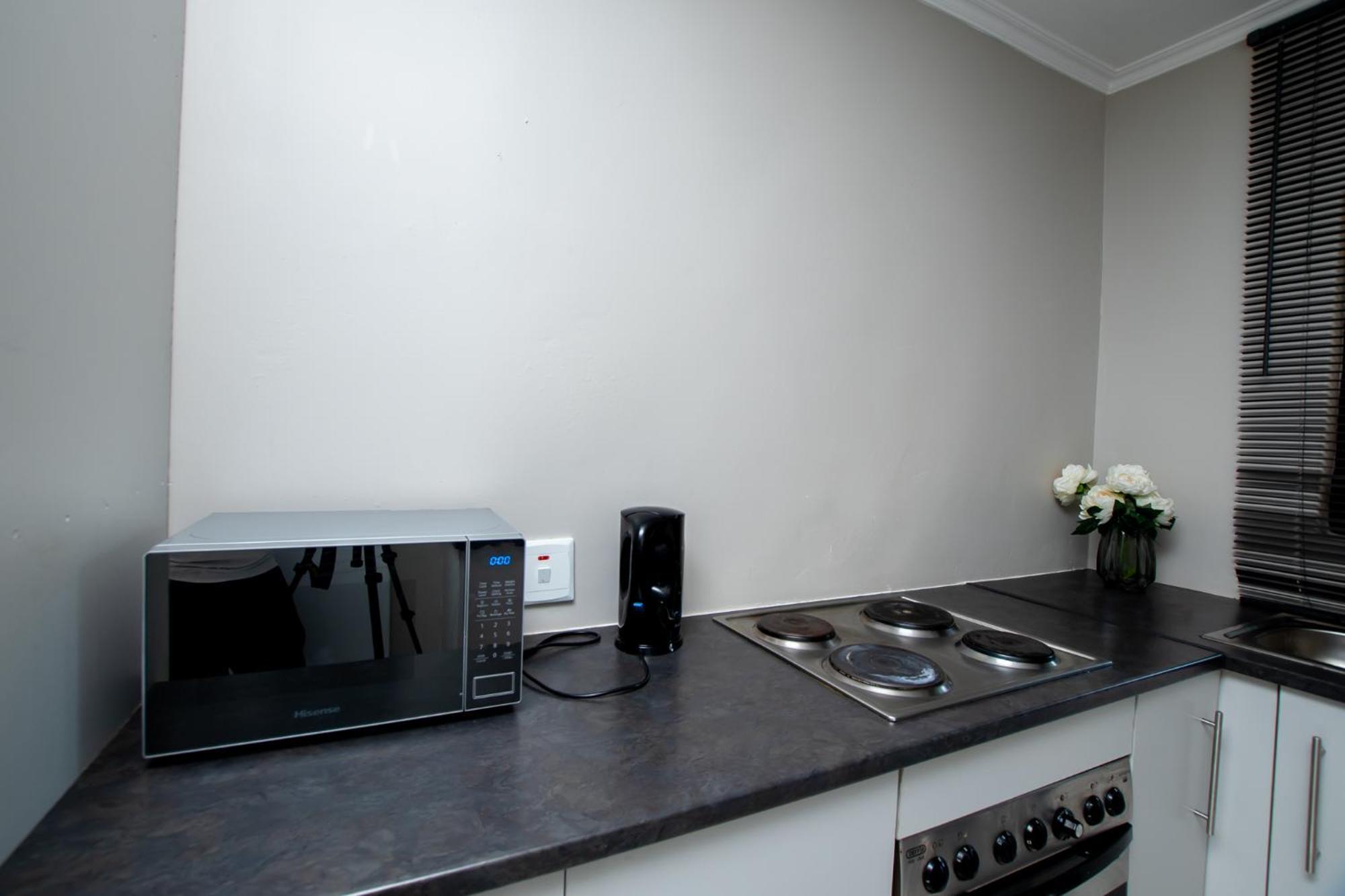 Prestigious Apartments Сэндтон Экстерьер фото